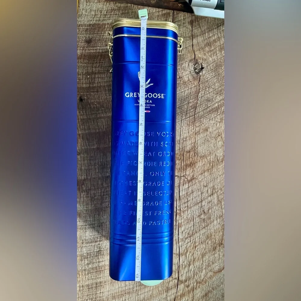 The Blue Bundle - Large Grey Goose Tin Full of Beauty - Picture 8 of 9